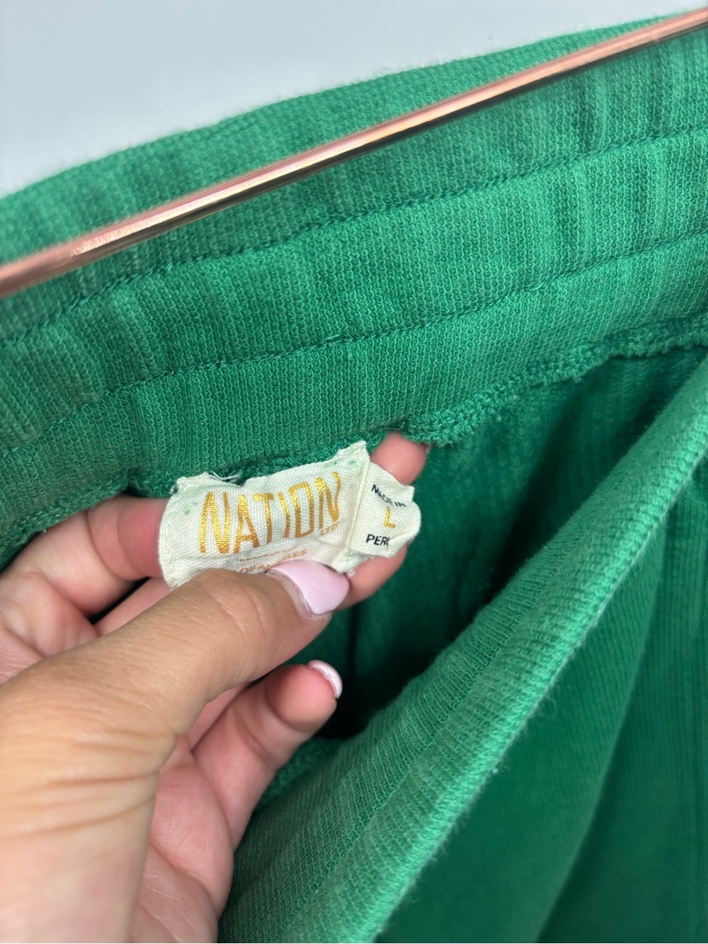 Green Women's Lounge Pants & V-Neck Top Set - Picture 3 of 5